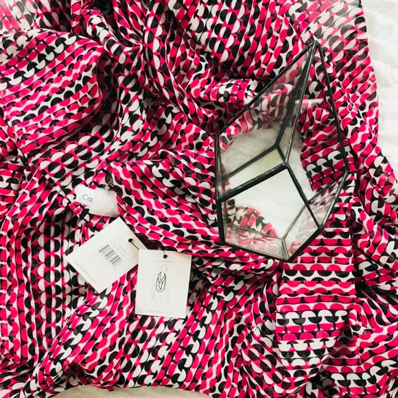 Calvin Klein Accessories - Calvin Klein NWT Sheer Infinity Scarf!